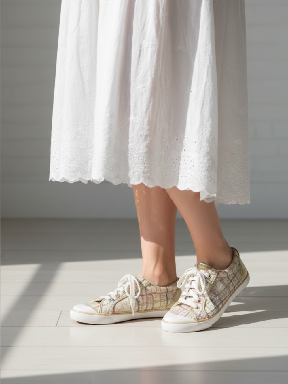 Coach Barrett Cream and Tan Plaid Low-Top Sneakers 8B